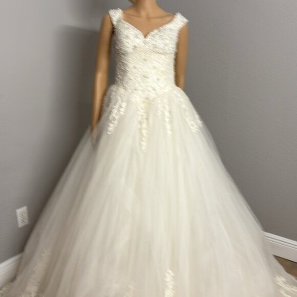 Narin Moda Wedding Dress Ball Gown Size 8 and EU Size 38 - Picture 15 of 16